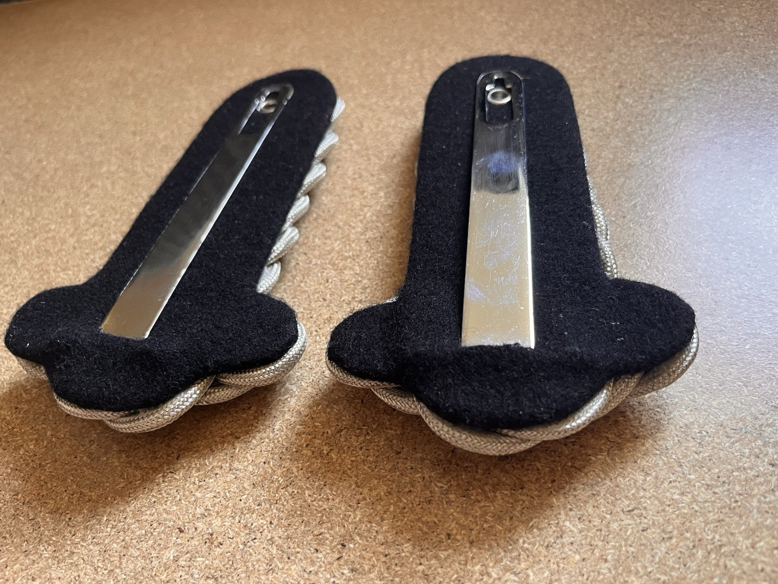 Shoulder Cords Senior Officer Silver Wire Braided Pair With Backing Attachment